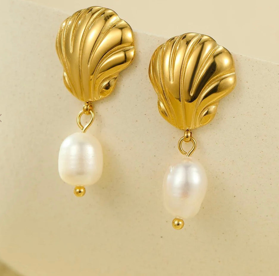 Boucle d’oreille coquillage perle