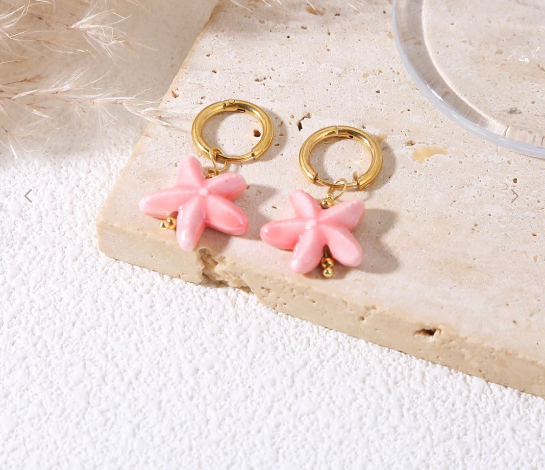 Boucle d’oreille étoile de mer rose