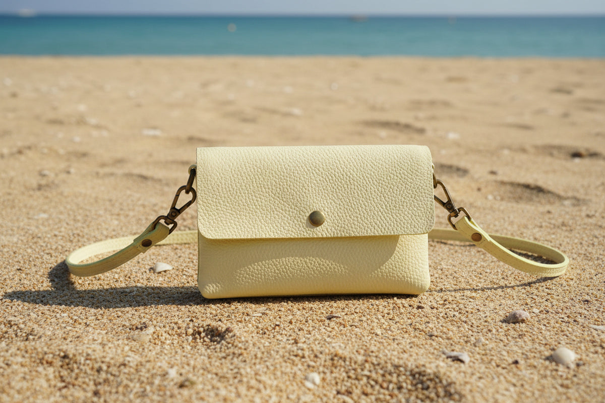 Sac à main en cuir jaune