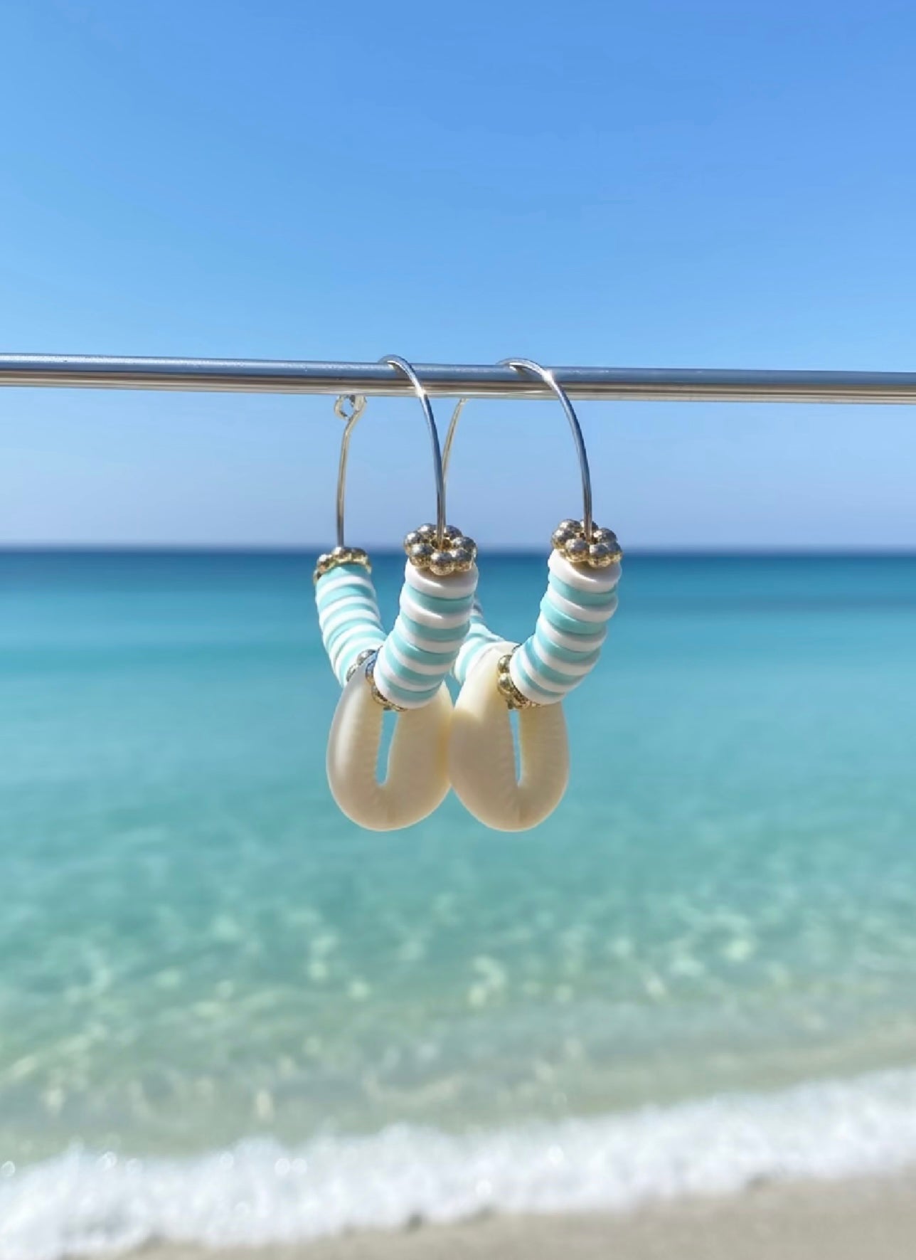 Boucle d’oreille coquillage bleu