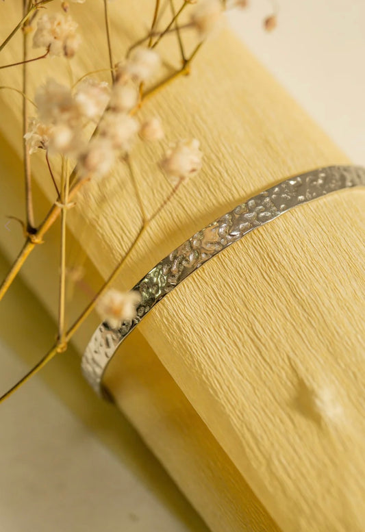 Bracelet manchette fine argenté