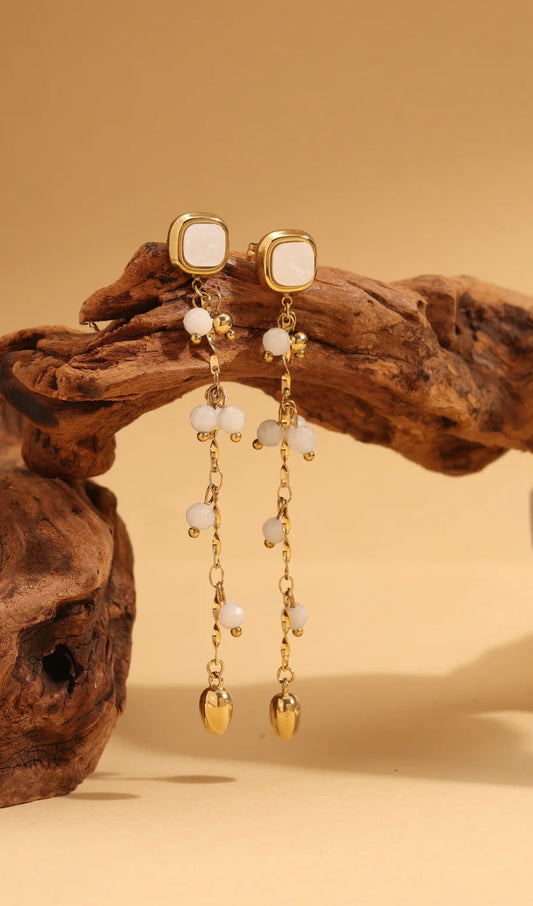 Boucle d’oreille longue rose