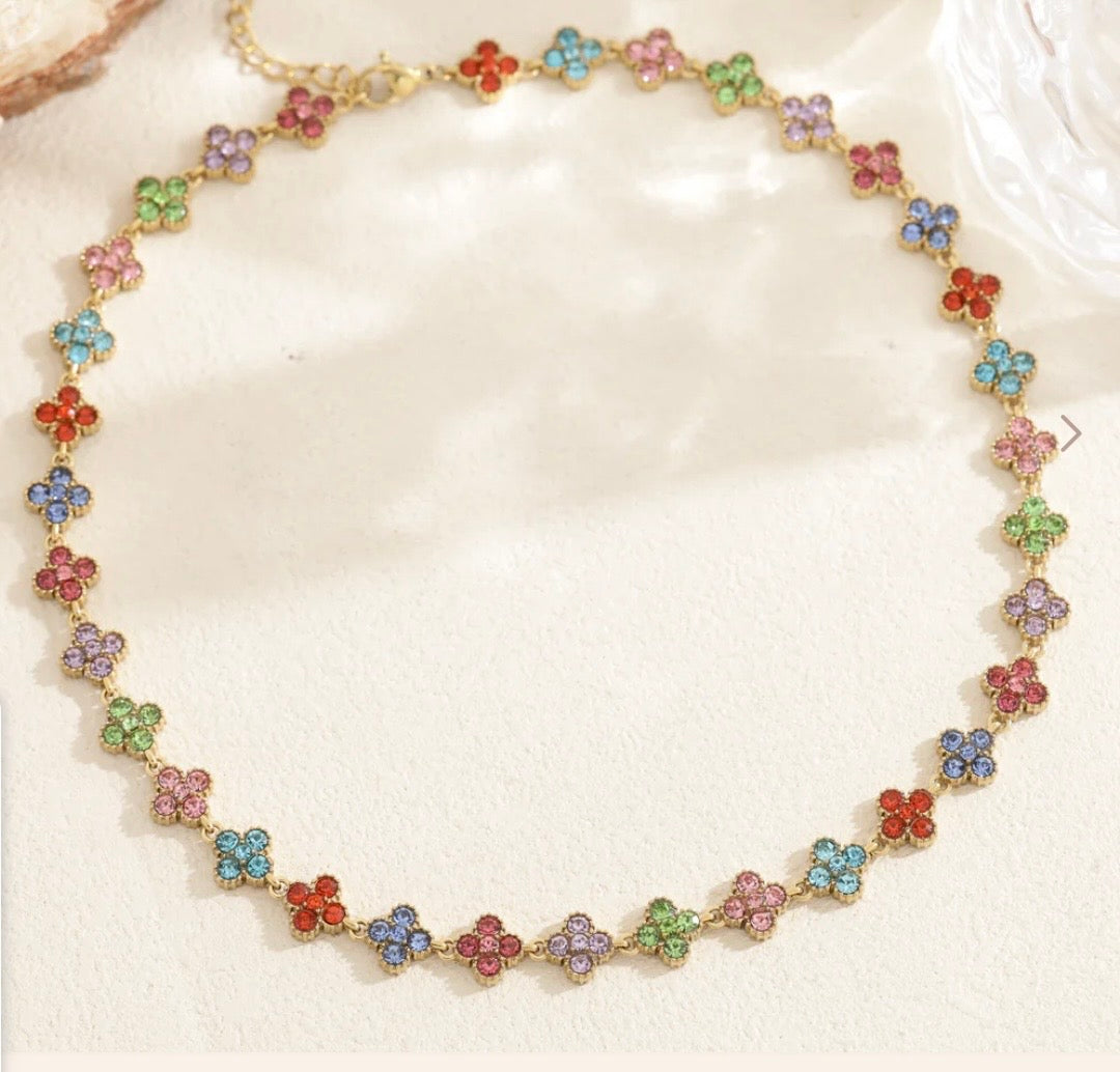 Collier coloré pour l’été