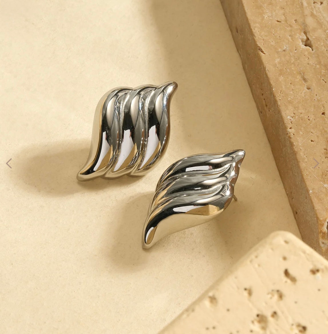 Boucle d’oreille vague