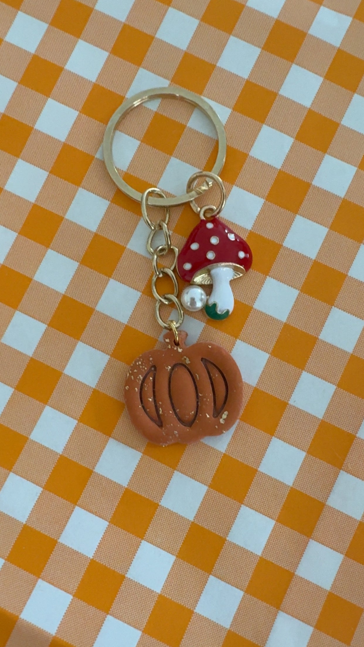 Porte clés citrouille champignons rouge