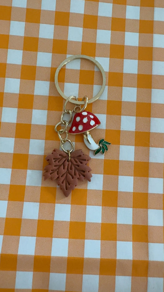 Porte clés feuille d’automne champignons